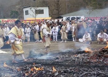 高尾山火渡り祭イメージ2