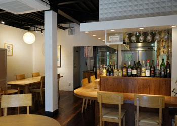 オリーブ畑の仲間たち_店内イメージ1