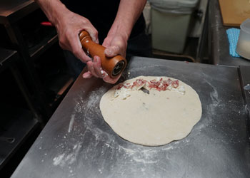 オリーブ畑の仲間たち_ピザ作り2