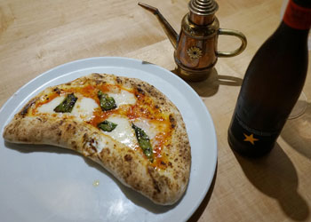 オリーブ畑の仲間たち_ピザ