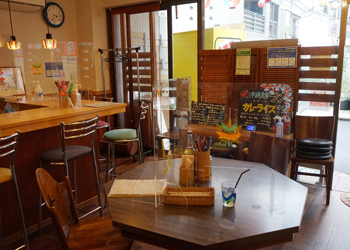 沖縄倉庫_店内1