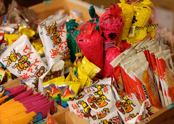 ヤギサワベース_店内_駄菓子