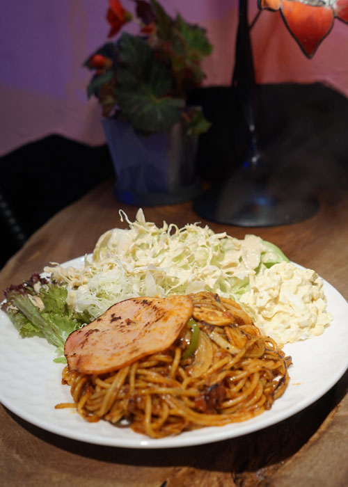 喫茶gion_人気メニューのナポリタン