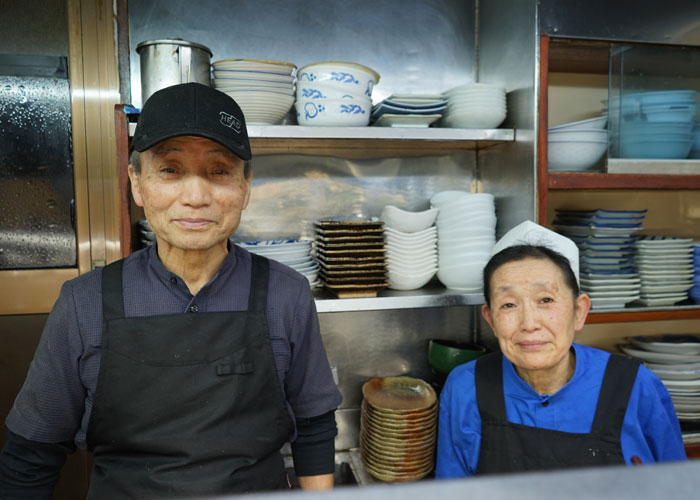 やしろ食堂_店主の中村武雄さんと奥様のフクさん