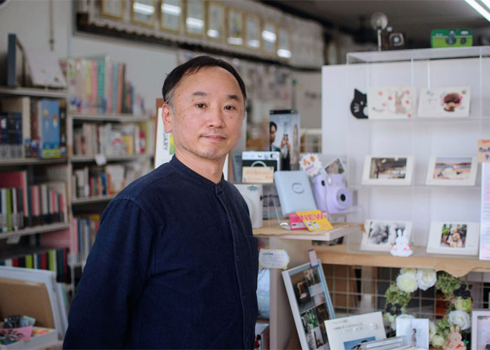 西村カメラ_店主の西村隆さん