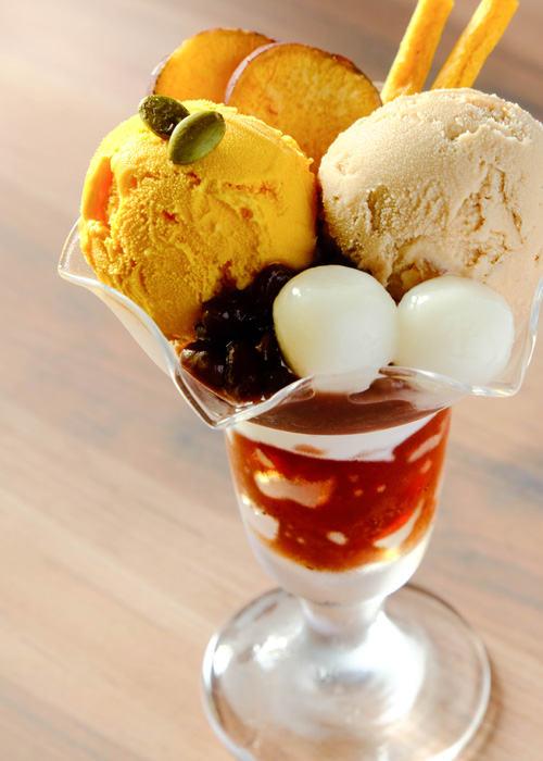 喫茶、(きっさ・てん)_季節のアイスのぜいたくパフェ
