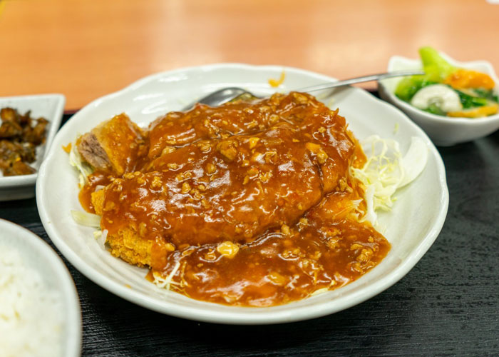 やしろ食堂_マーボメンチ